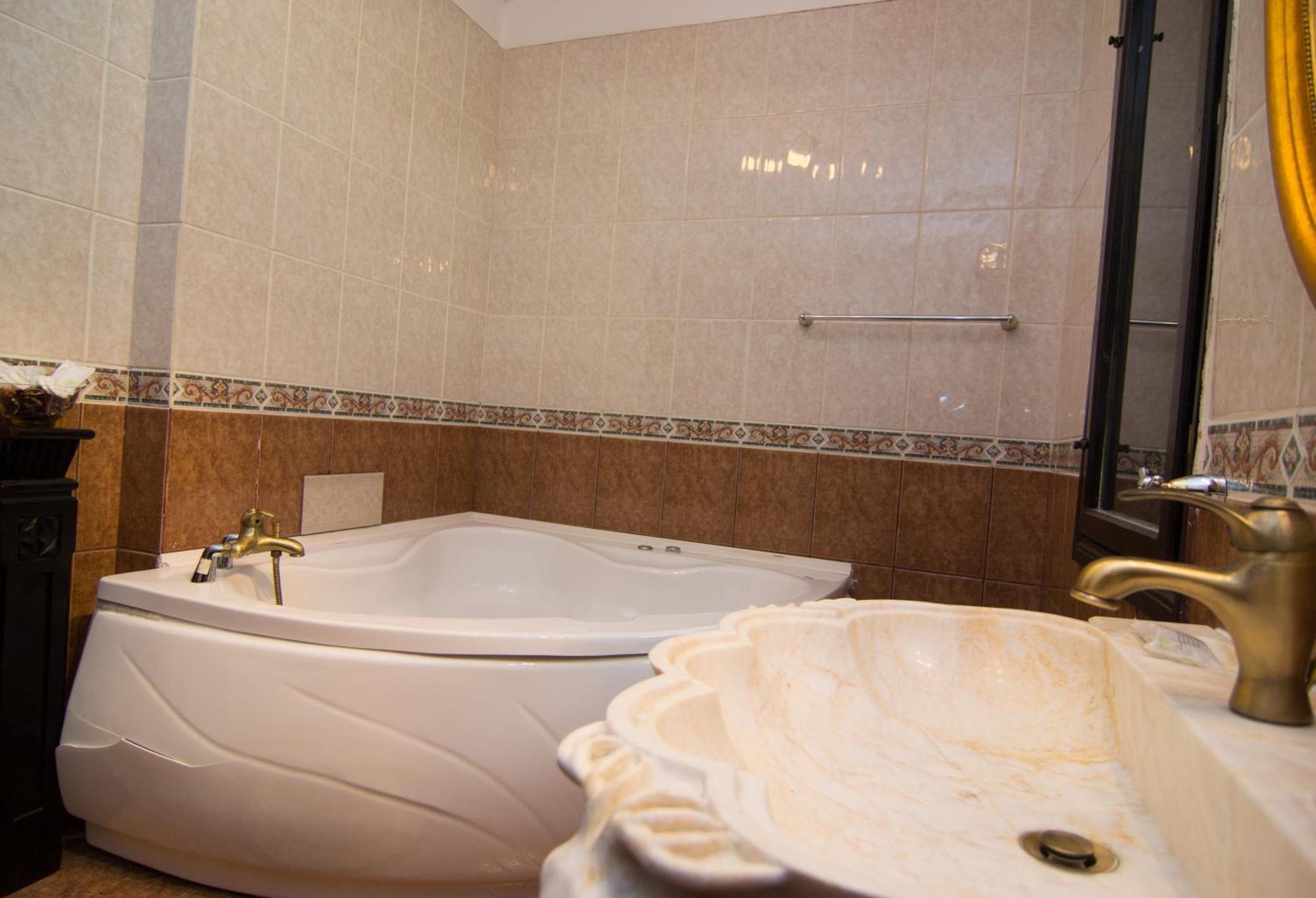 Casa Cu Farfurii Hotel Sinaia Cameră foto