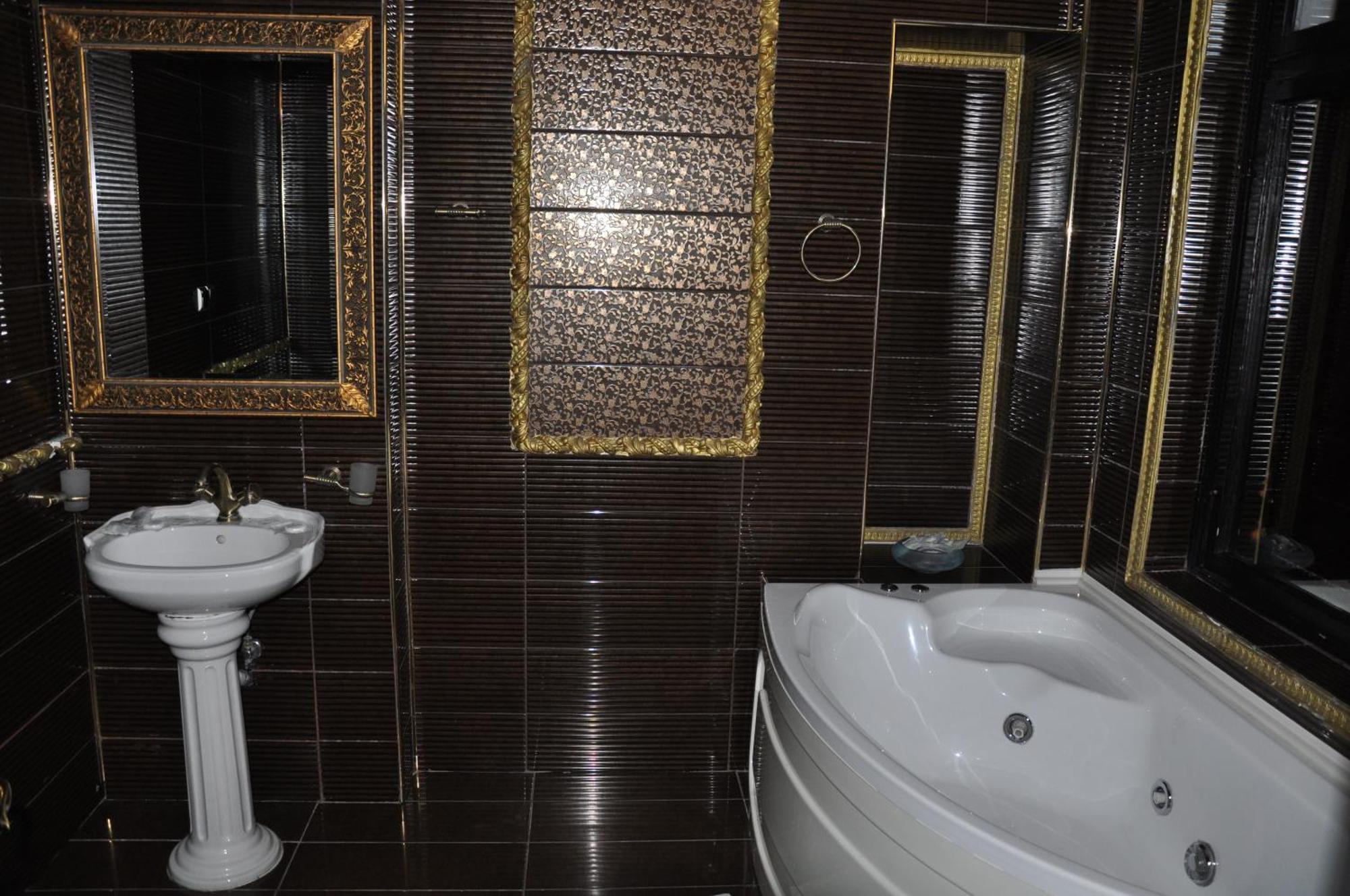 Casa Cu Farfurii Hotel Sinaia Cameră foto