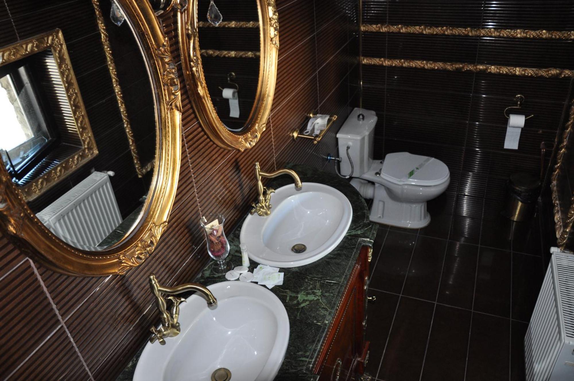 Casa Cu Farfurii Hotel Sinaia Cameră foto