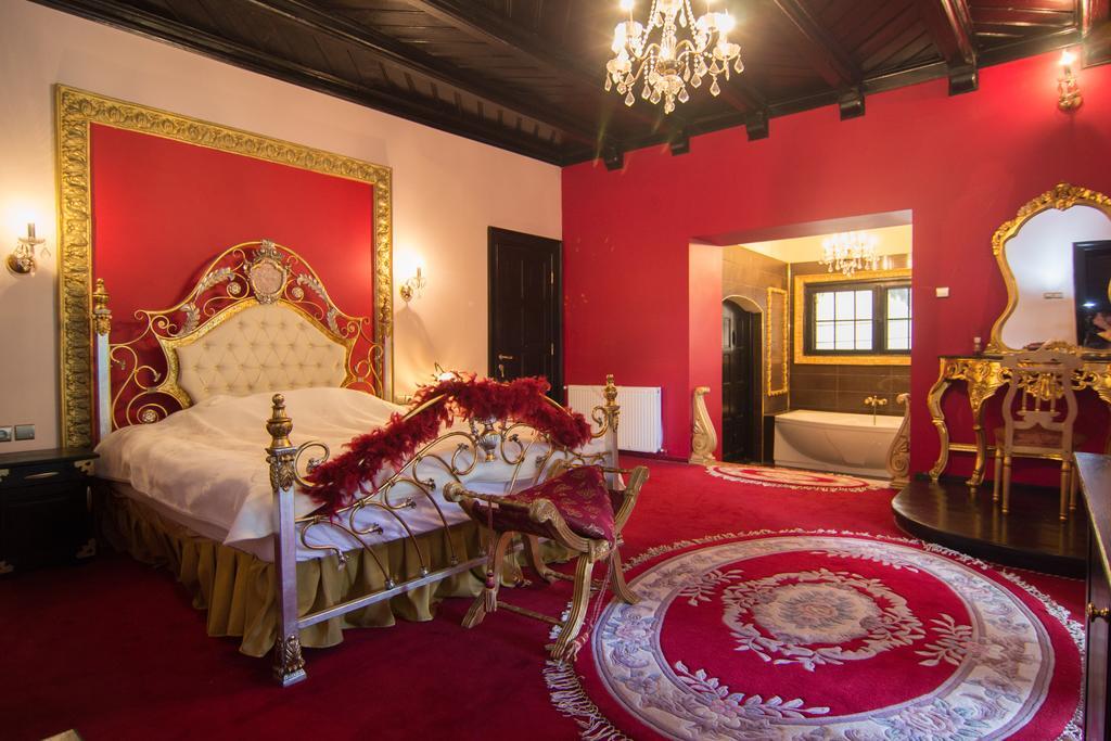 Casa Cu Farfurii Hotel Sinaia Cameră foto