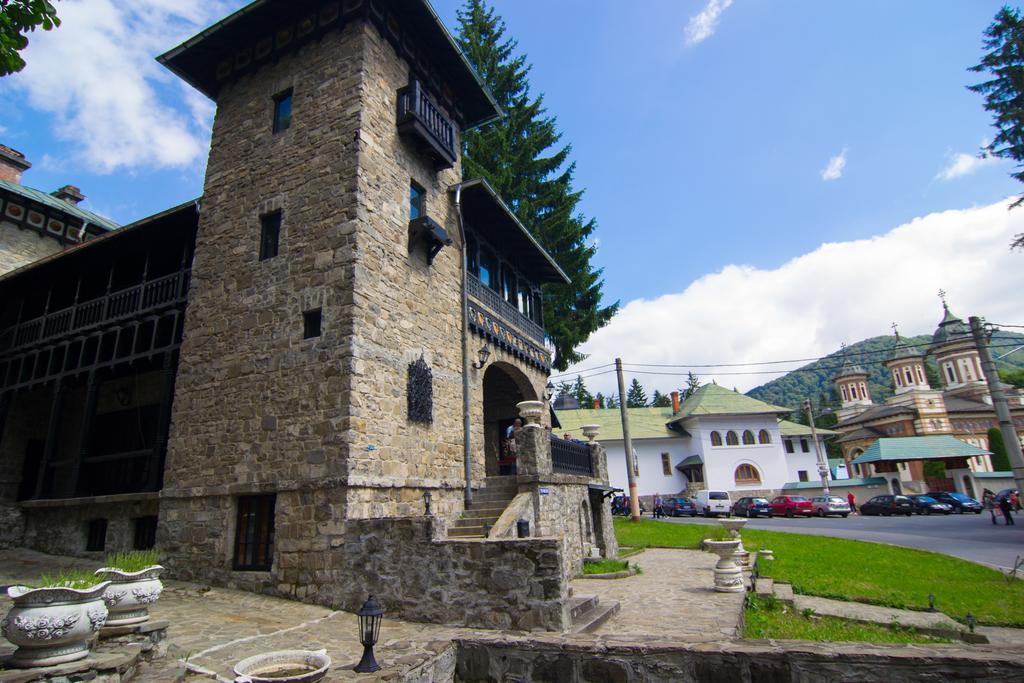 Casa Cu Farfurii Hotel Sinaia Exterior foto