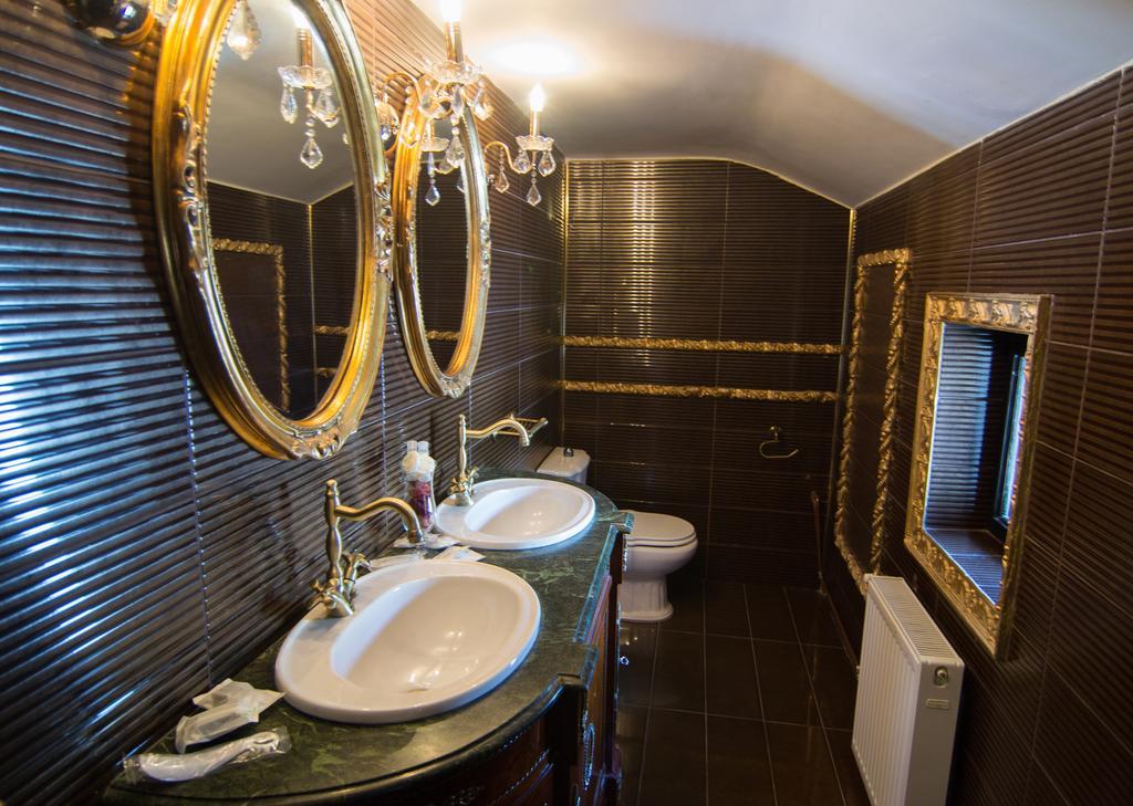 Casa Cu Farfurii Hotel Sinaia Cameră foto